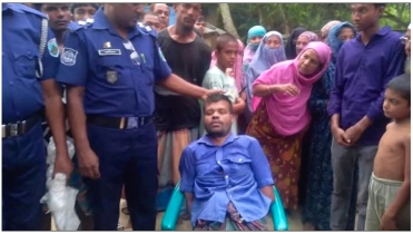 নন্দীগ্রামে শিশুকে কুপিয়ে হত্যা, জনতার হাতে খুনি আটক  